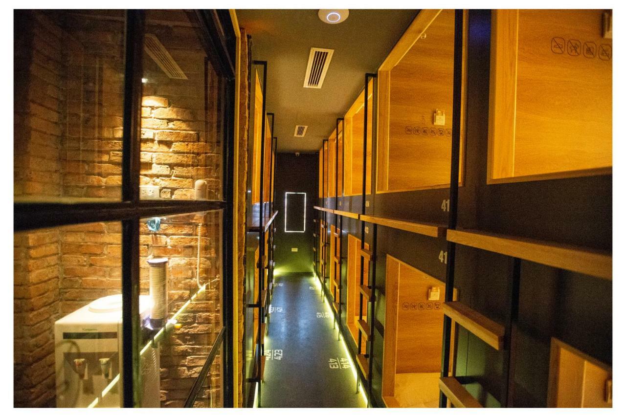 Khan Hoang Capsule Hotel (Adults Only) Hanoi Eksteriør bilde